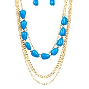 Paparazzi necklace with matching earrings
